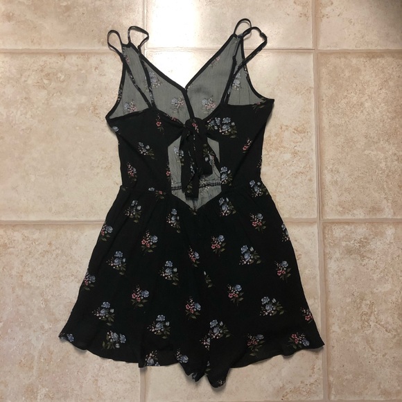 Floral Romper - Picture 2 of 2